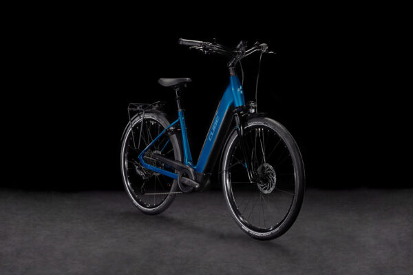 Cube Supreme Hybrid Pro 625 electricblue´n´blue